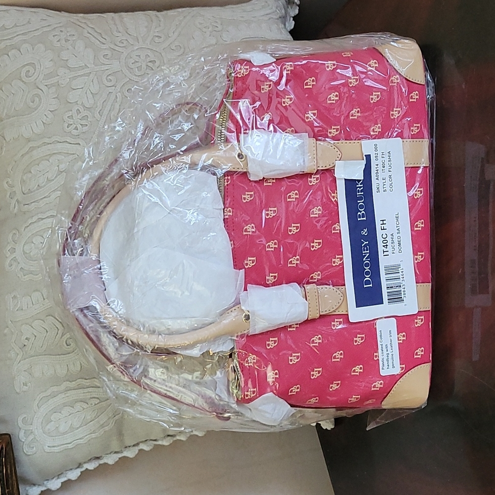 Dooney & Bourke handbag, purse, Pink, Brown, new with tags ,authenticity sign